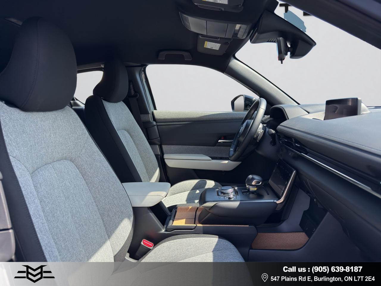 2023 Mazda MX-3 0 EV GS - ELECTRIC - BLIND SPOT MONITOR - LOW KMS !!! Photo