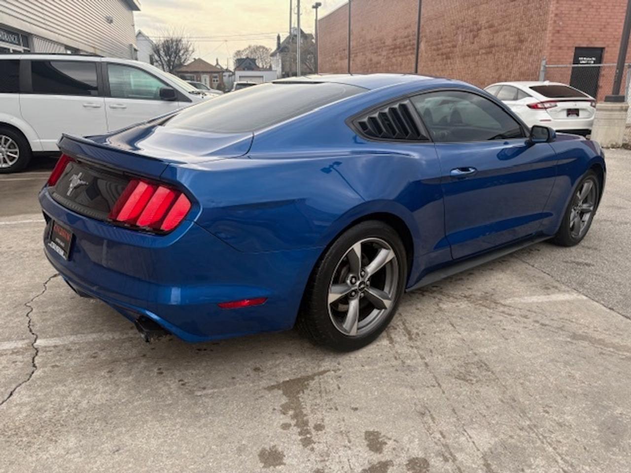 2017 Ford Mustang V6 FASTBACK-AUTOMATIC-CAMERA-REMOTE START-CERTIFIED!! Photo
