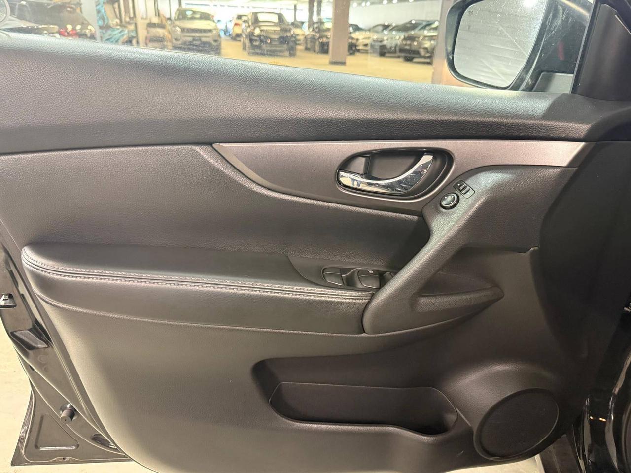 2015 Nissan Rogue AWD 4dr S, 19 DEALER SERVICE RECORDS Photo