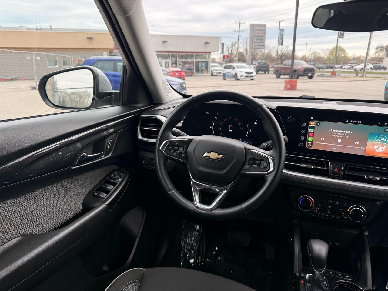 2024 Chevrolet TrailBlazer LT Wireless Apple CarPlay & Android Auto Photo