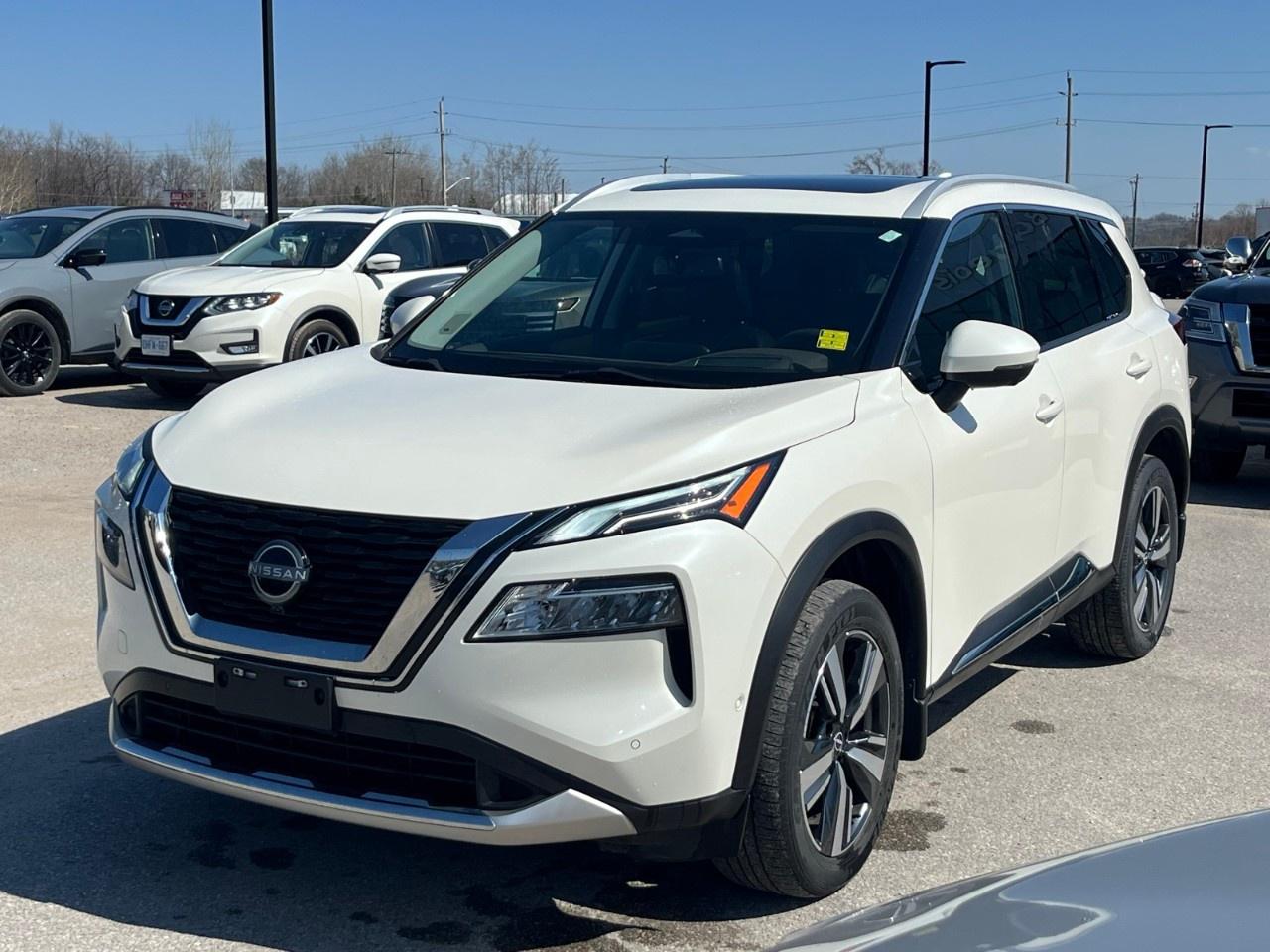 2023 Nissan Rogue AWD Platinum Photo2