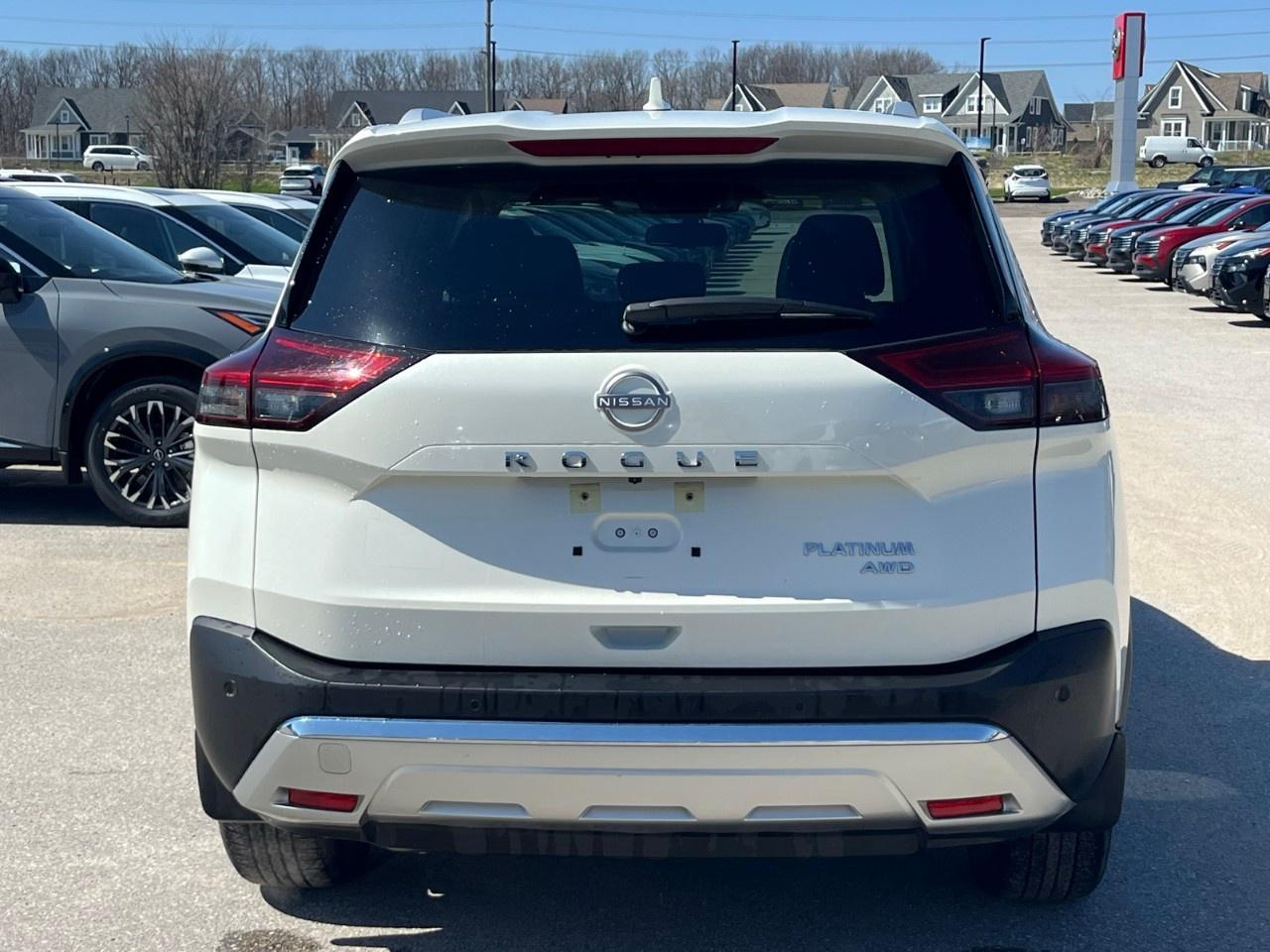 2023 Nissan Rogue AWD Platinum Photo