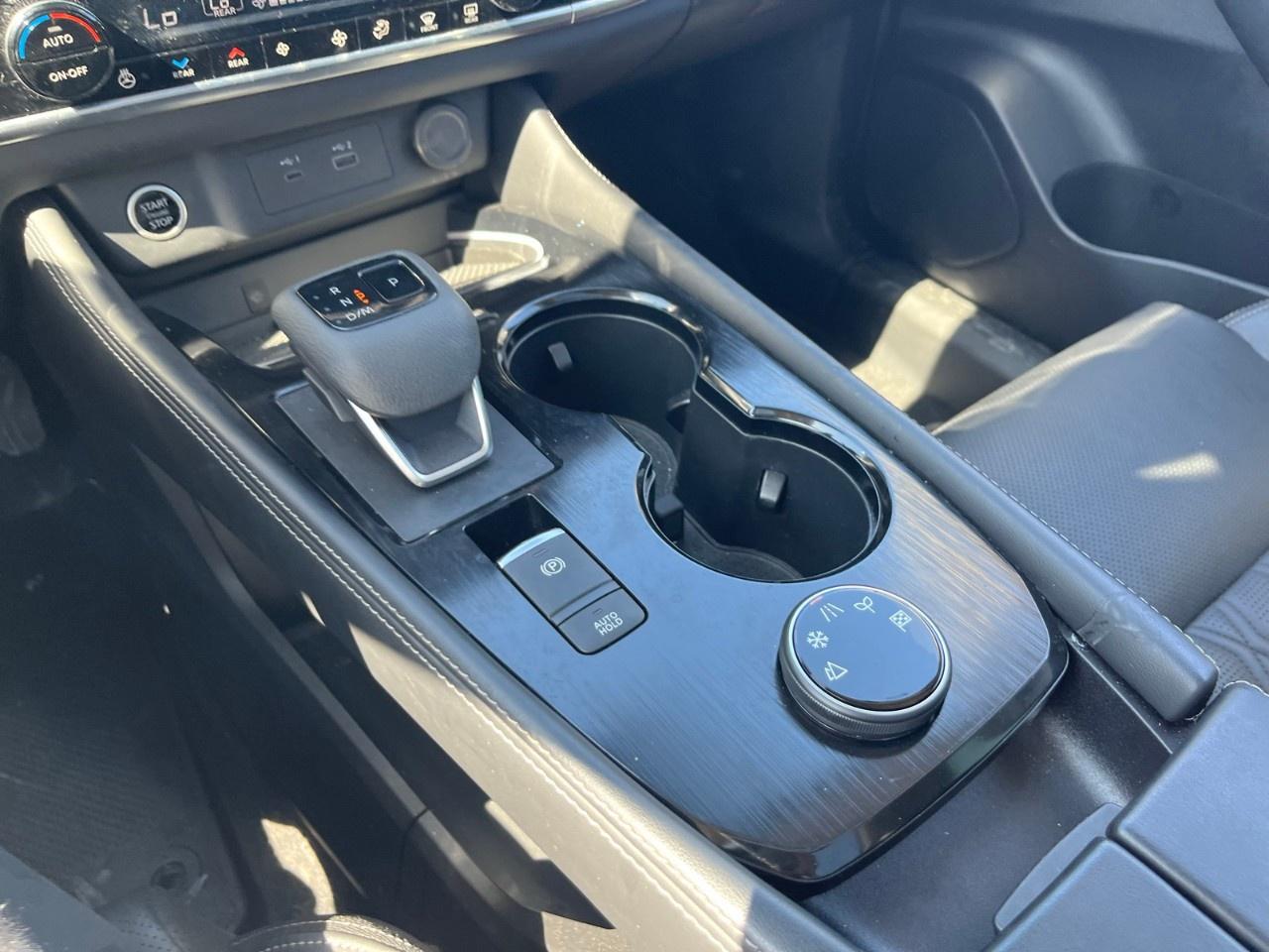 2023 Nissan Rogue AWD Platinum Photo