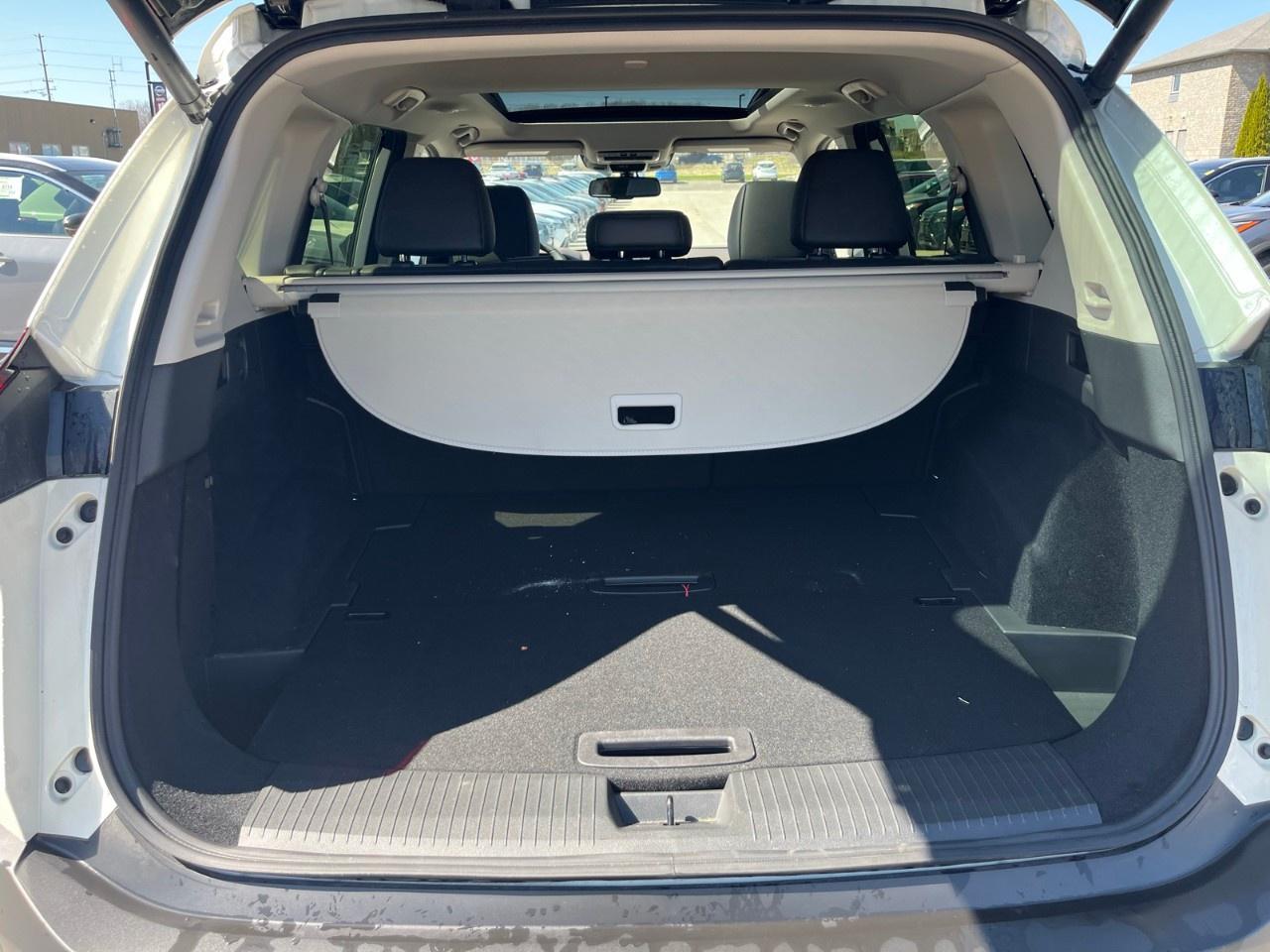 2023 Nissan Rogue AWD Platinum Photo