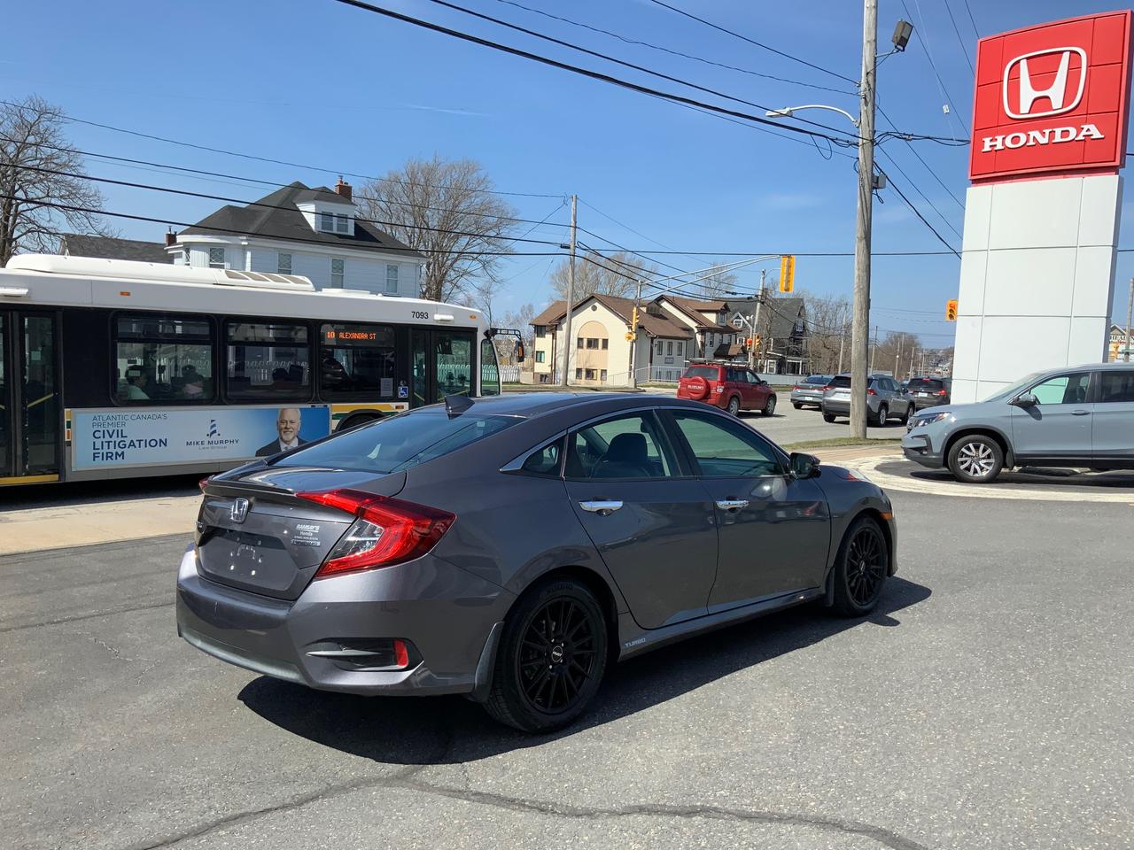 2016 Honda Civic Sedan Touring Photo