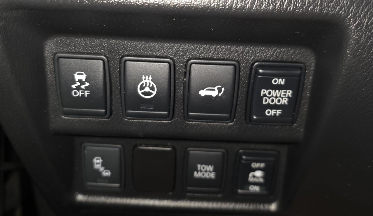 2015 Nissan Pathfinder Platinum Photo4