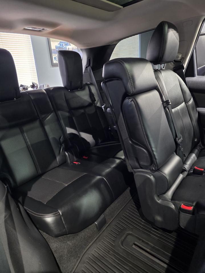 2015 Nissan Pathfinder Platinum Photo