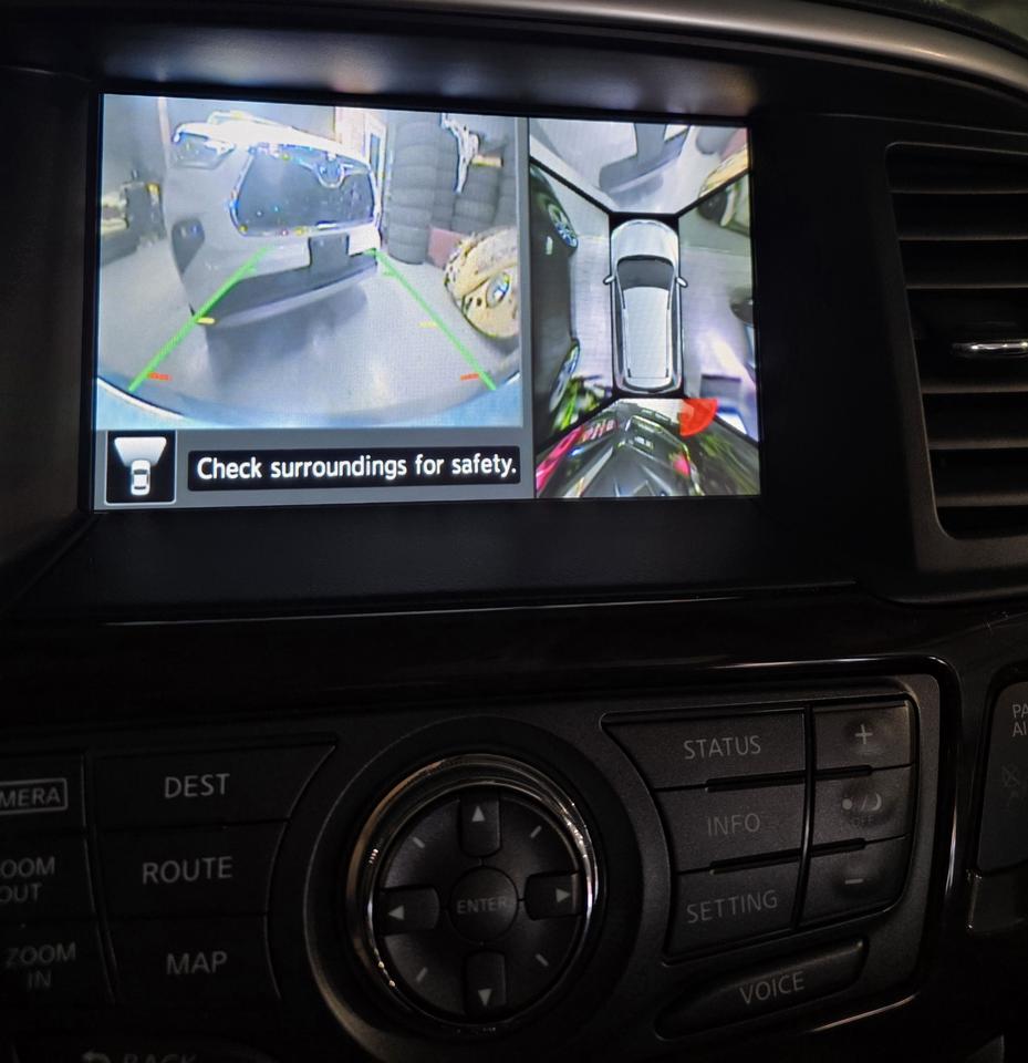 2015 Nissan Pathfinder Platinum Photo