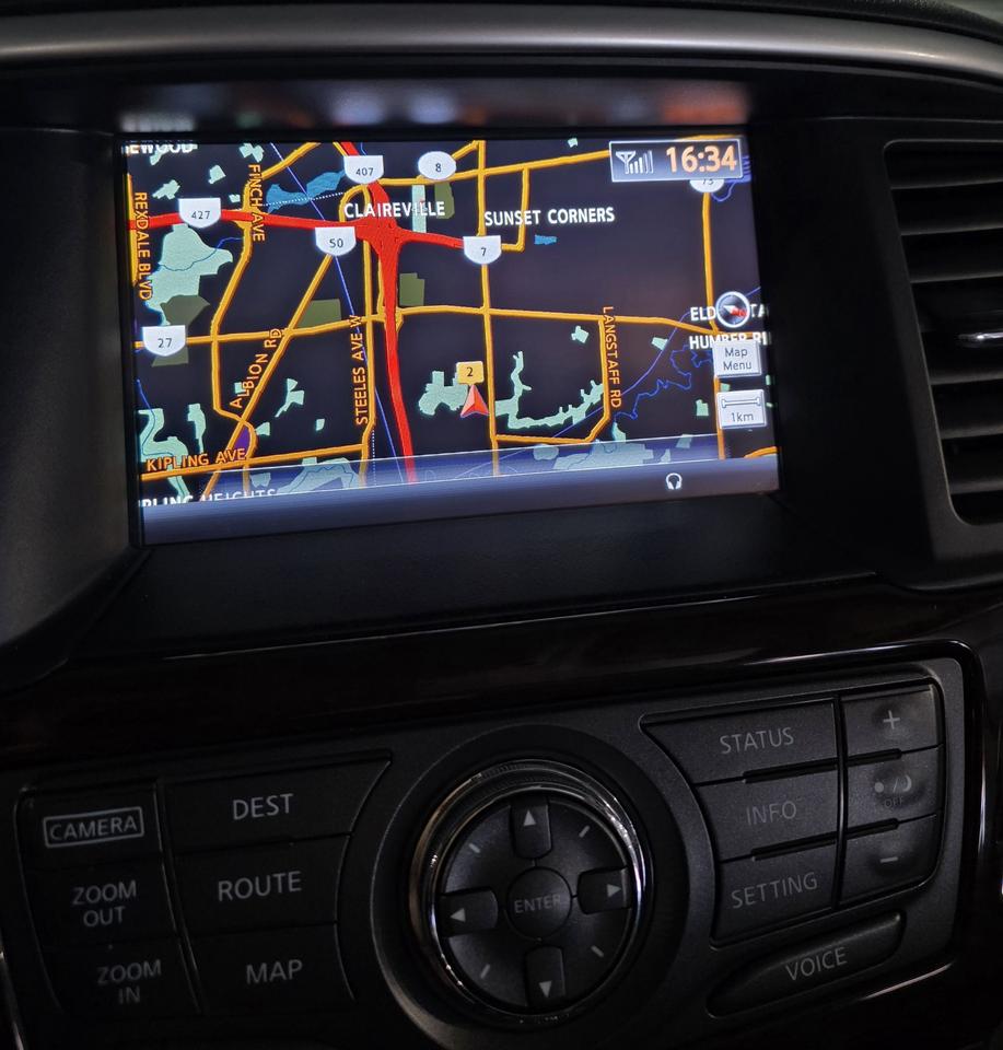 2015 Nissan Pathfinder Platinum Photo