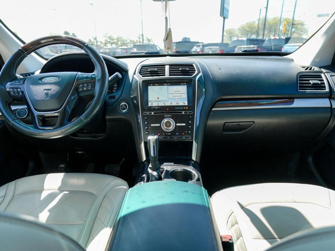 2017 Ford Explorer Platinum/ 3 Rows Of | LEATHER | SUN ROOF | NAVI Photo