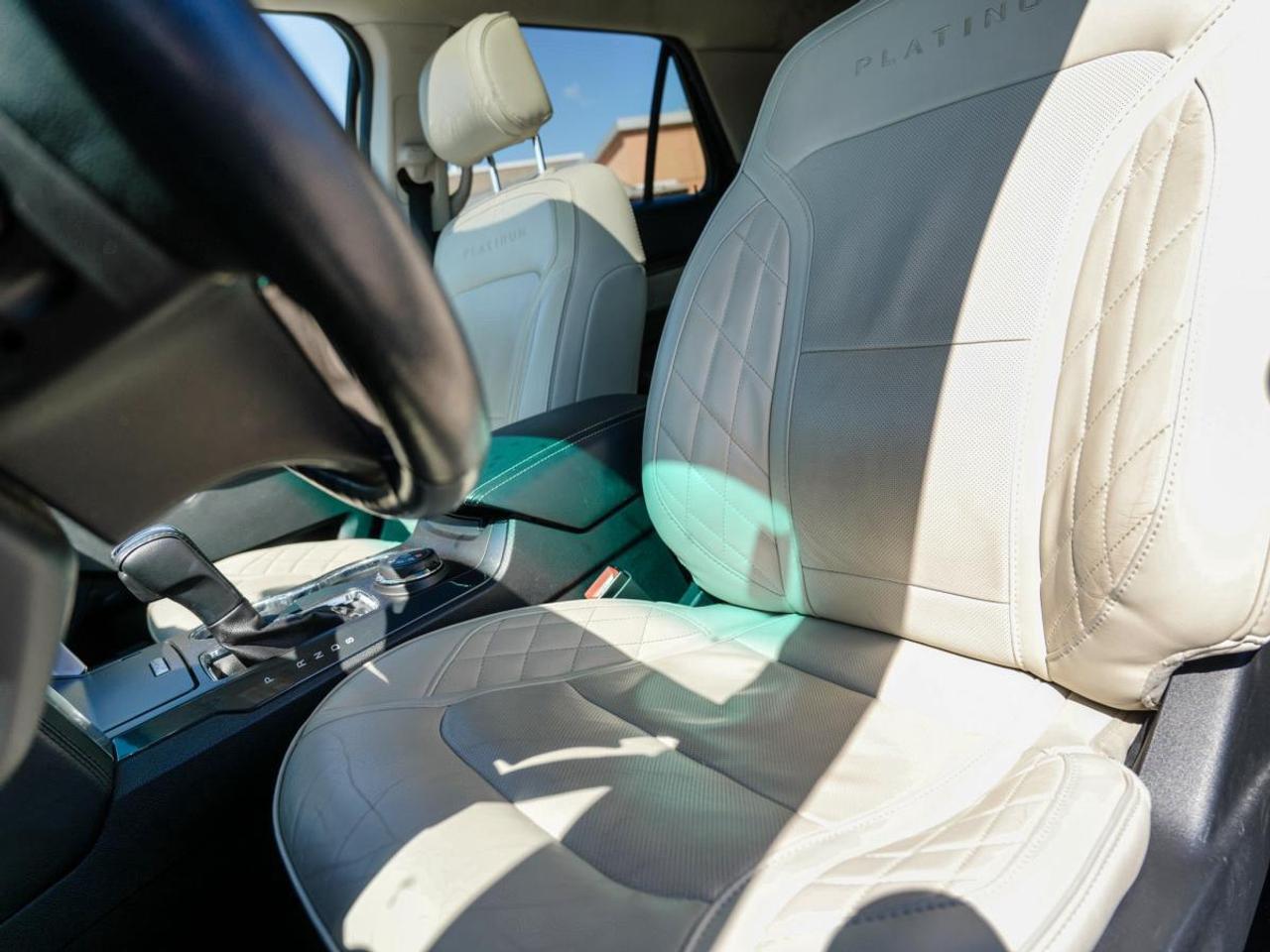 2017 Ford Explorer Platinum/ 3 Rows Of | LEATHER | SUN ROOF | NAVI Photo