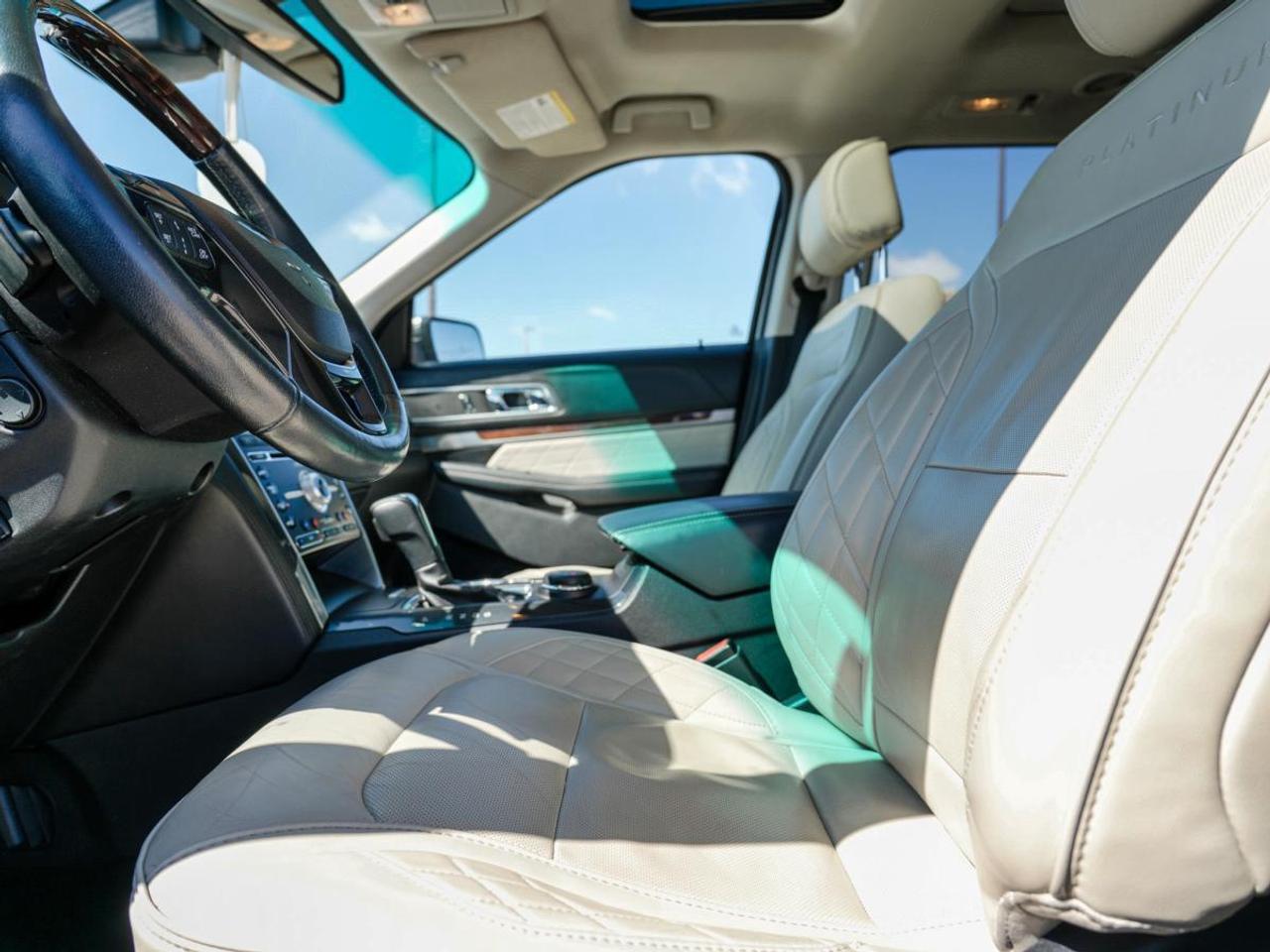 2017 Ford Explorer Platinum/ 3 Rows Of | LEATHER | SUN ROOF | NAVI Photo