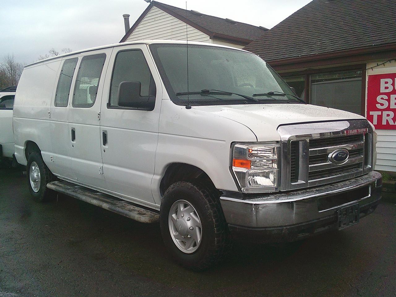2012 Ford Econoline E-250 W/Heavy Duty Compressor Photo4