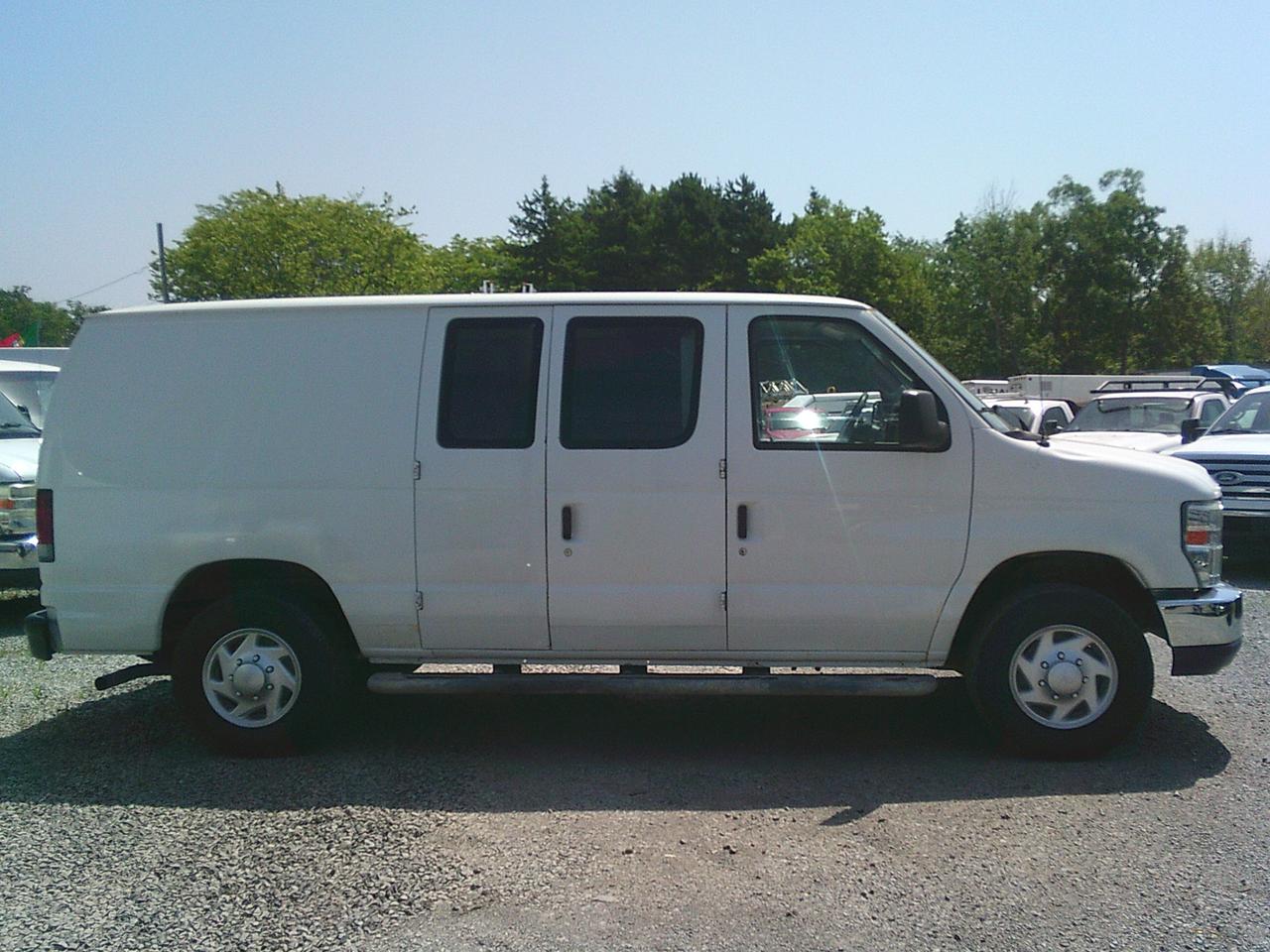 2012 Ford Econoline E-250 W/ Heavy Duty Compressor Photo4