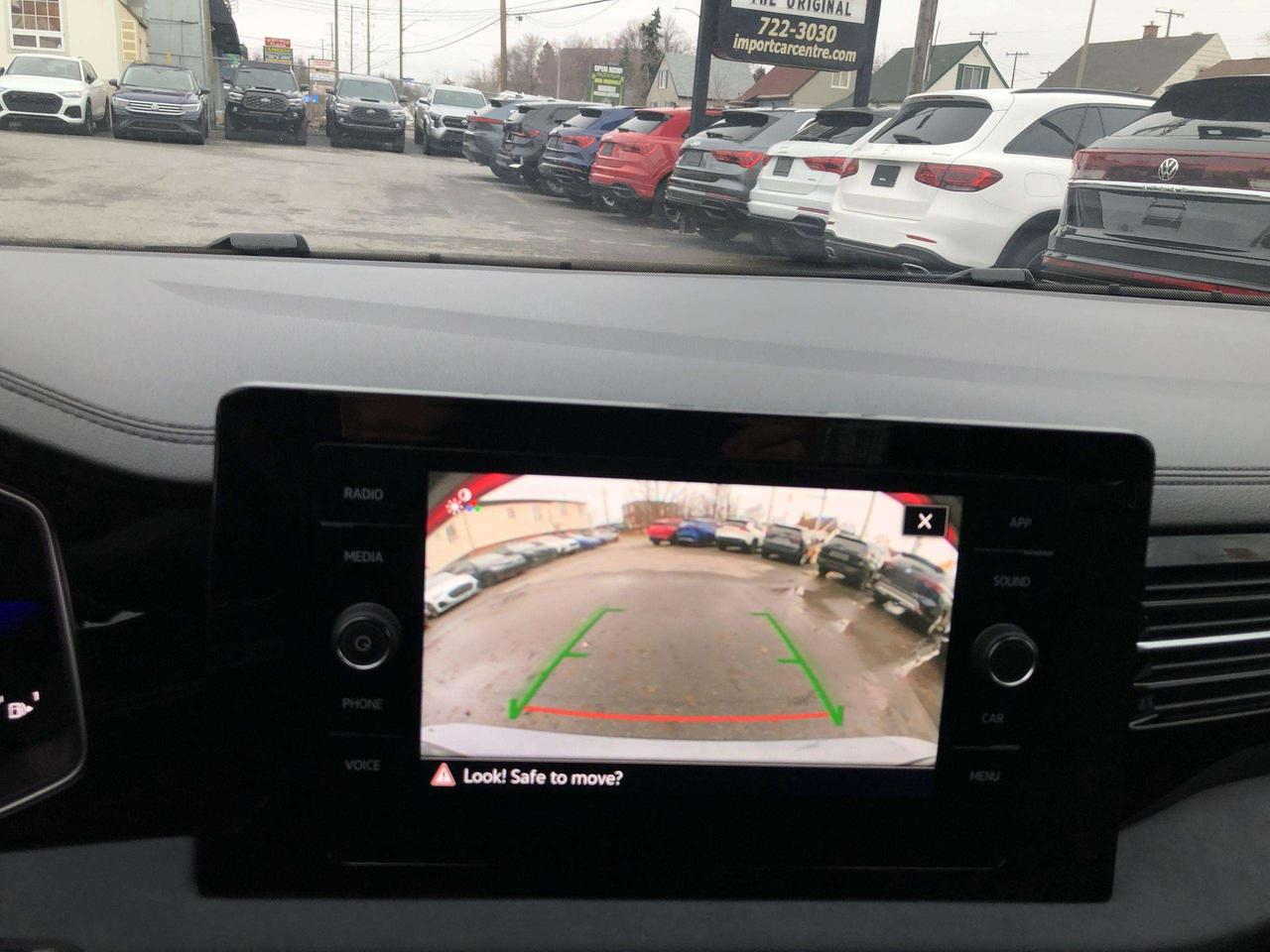 2025 Volkswagen Jetta Comfortline COMFORTLINE, LEATHERETTE, ROOF, HTD. SEATS, BLIS, BK. CAM, ALLOYS Photo