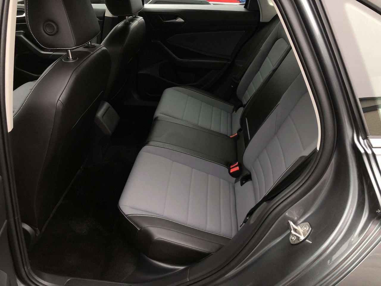 2025 Volkswagen Jetta Comfortline COMFORTLINE, LEATHERETTE, ROOF, HTD. SEATS, BLIS, BK. CAM, ALLOYS Photo