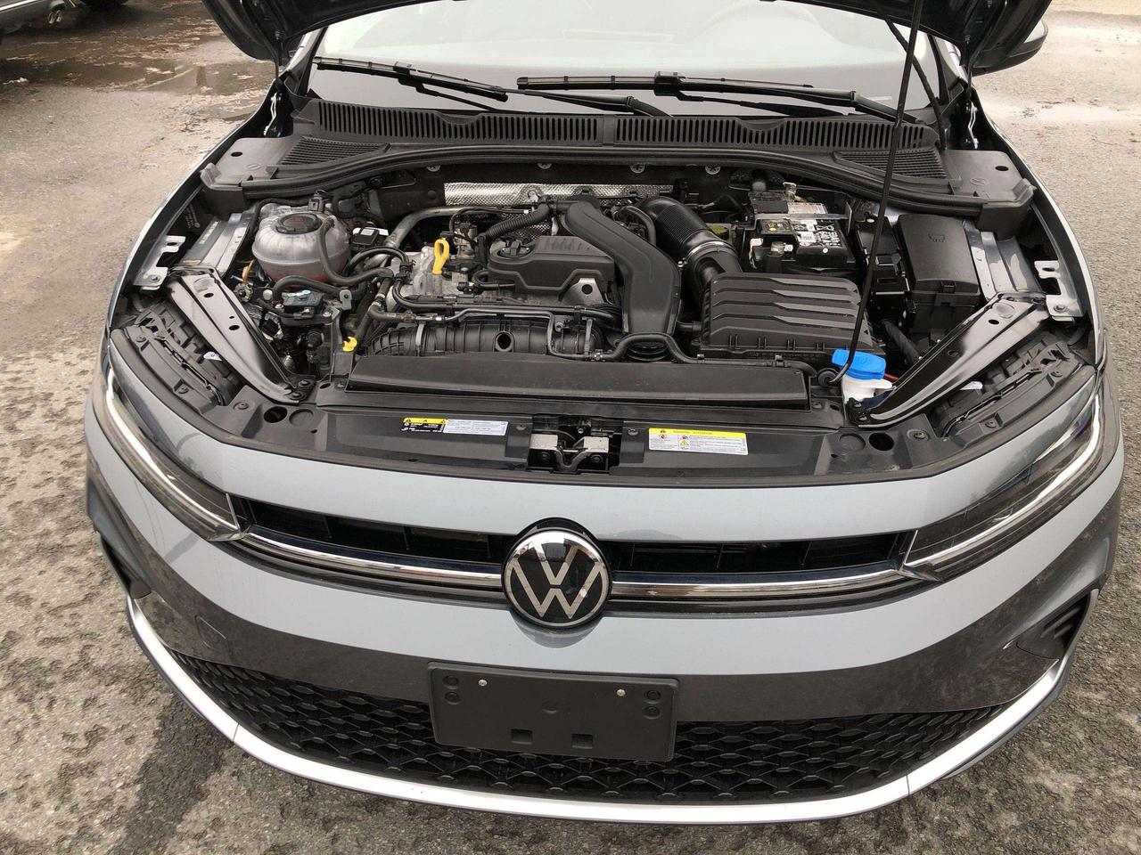 2025 Volkswagen Jetta Comfortline COMFORTLINE, LEATHERETTE, ROOF, HTD. SEATS, BLIS, BK. CAM, ALLOYS Photo