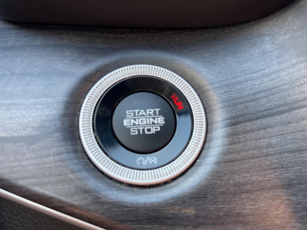 2022 Jeep Grand Cherokee NAV / HEATED SEATS / REMOTE START Photo