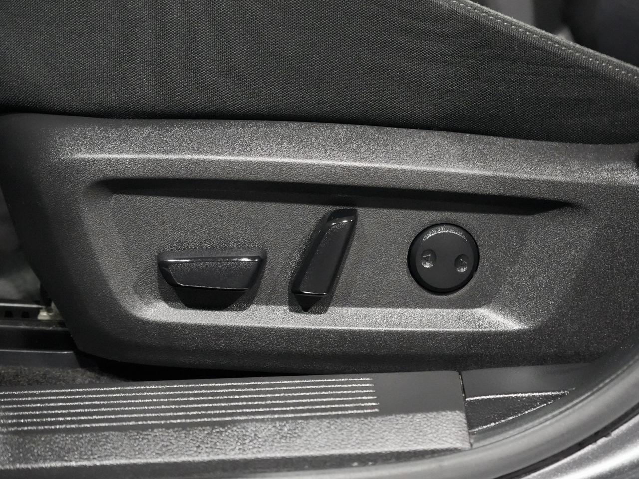 2023 Nissan NissanRogue SV Moonroof Photo