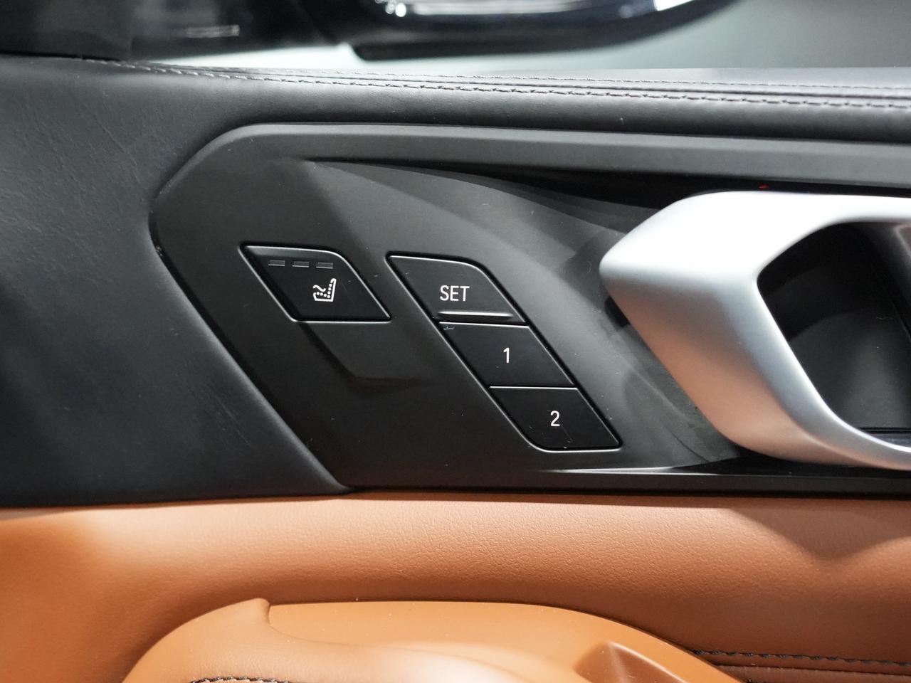 2021 BMW X7 BMW M50i Photo