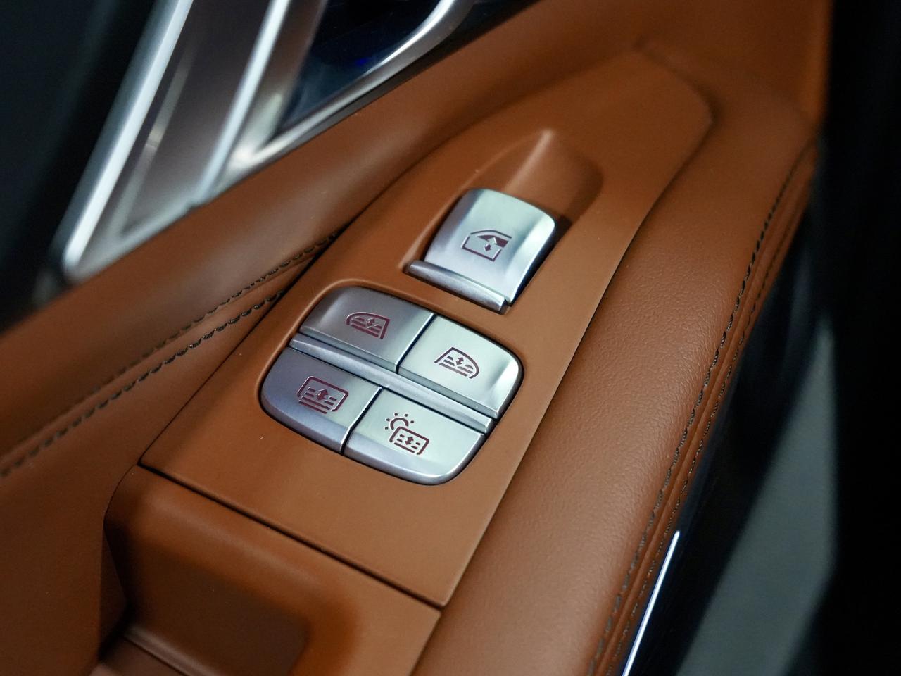 2021 BMW X7 BMW M50i Photo