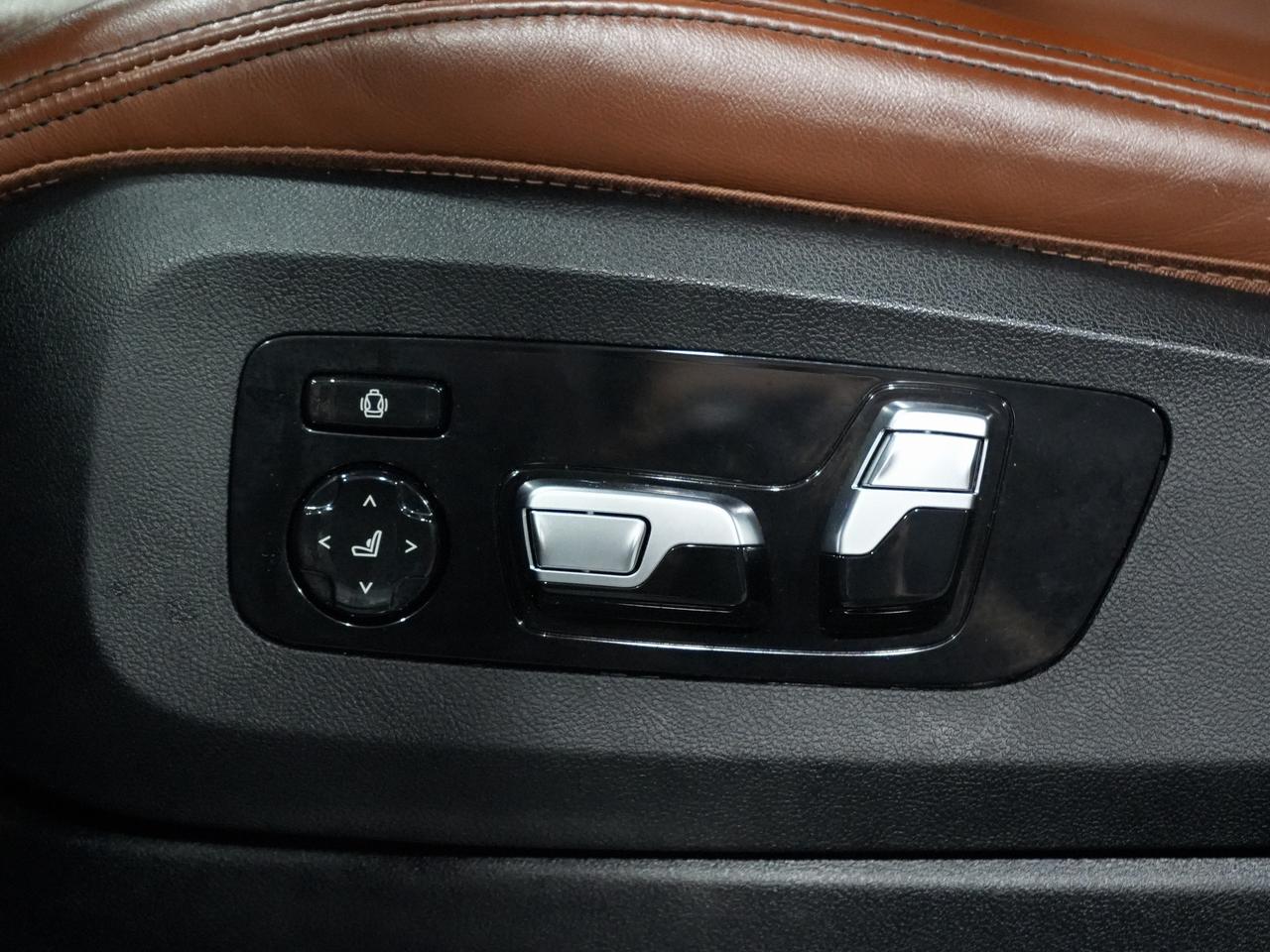2021 BMW X7 BMW M50i Photo