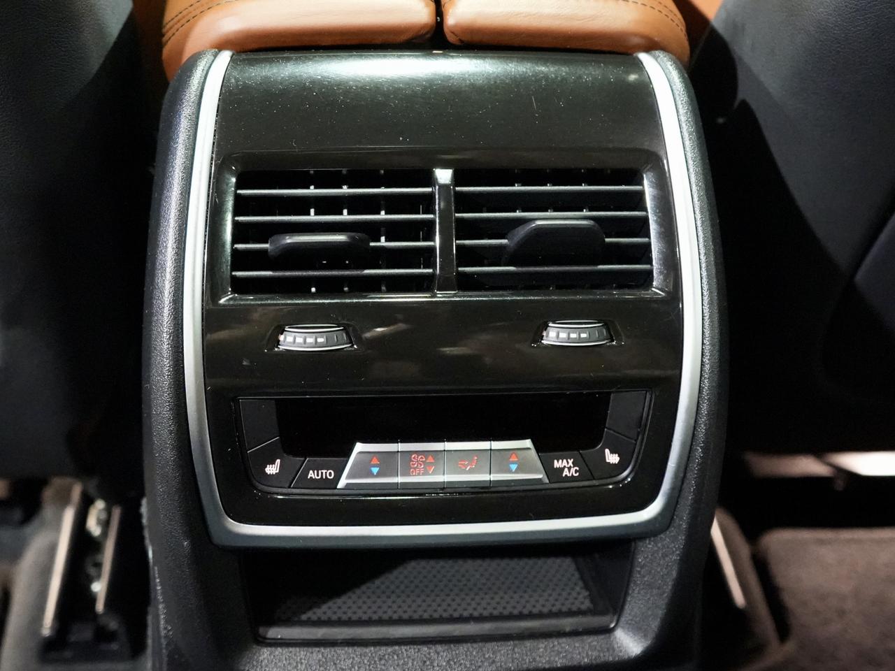 2021 BMW X7 BMW M50i Photo