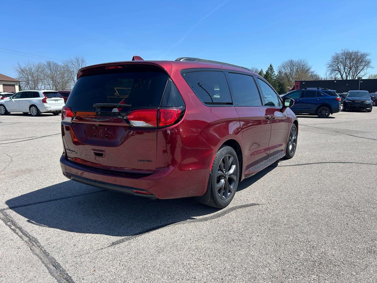 2020 Chrysler Pacifica LTD, 8 PASS, REMOTE START, HEATED/ COOLED LEATHER! Photo