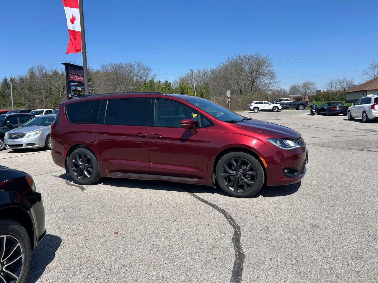 2020 Chrysler Pacifica LTD, 8 PASS, REMOTE START, HEATED/ COOLED LEATHER! Photo