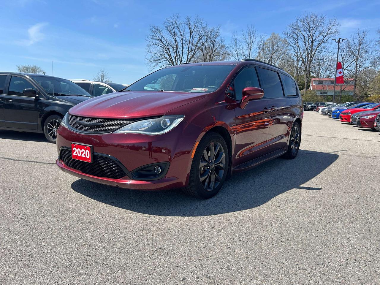 2020 Chrysler Pacifica LTD, 8 PASS, REMOTE START, HEATED/ COOLED LEATHER! Photo
