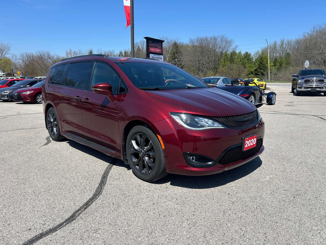 2020 Chrysler Pacifica LTD, 8 PASS, REMOTE START, HEATED/ COOLED LEATHER! Photo