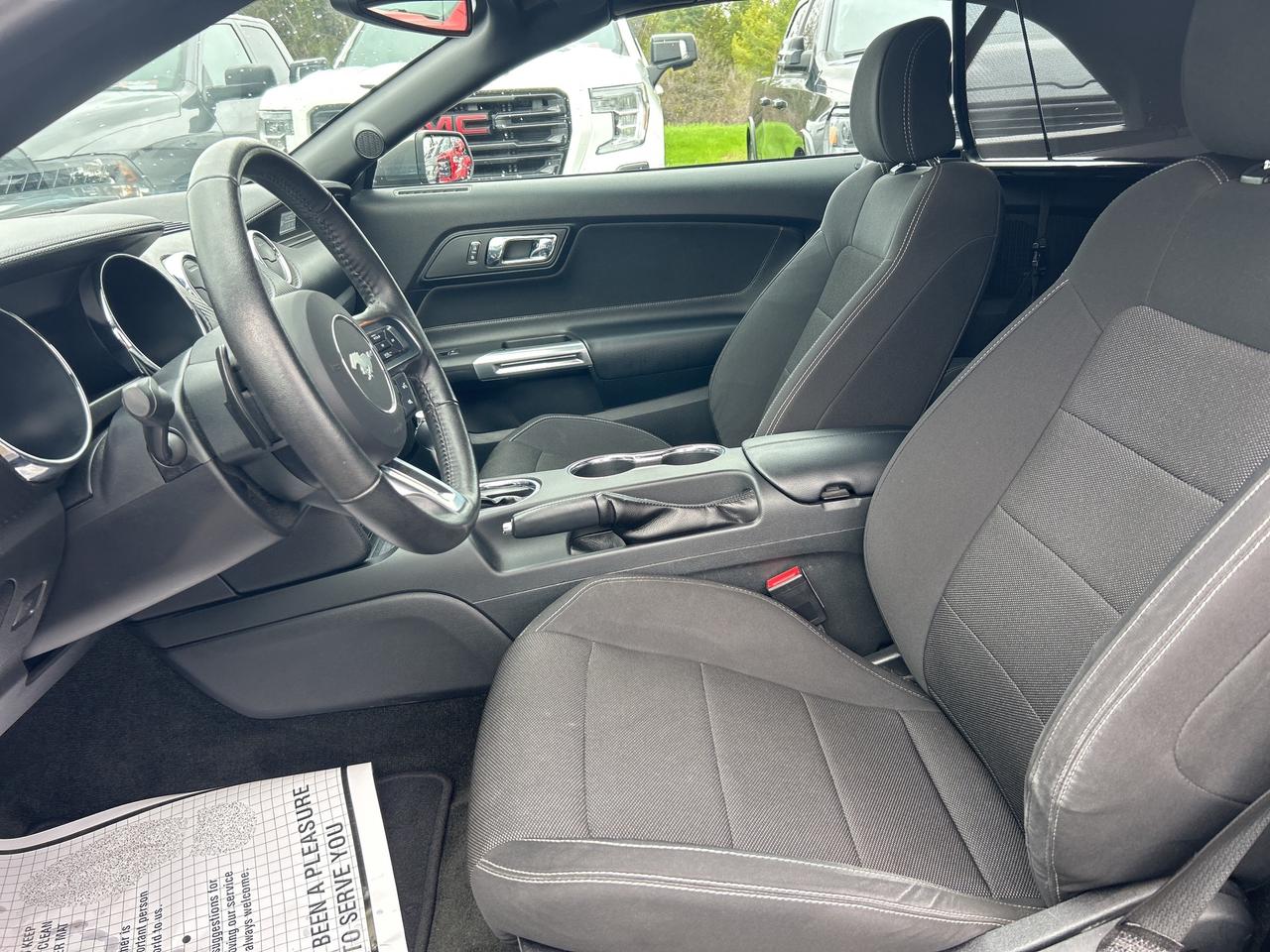 2017 Ford Mustang 3.7L, AUTO, REMOTE START, BACK UP CAMERA, CLOTH! - Photo #12