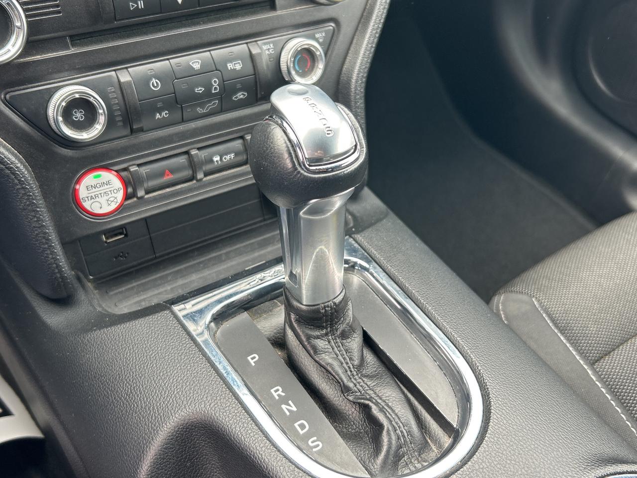 2017 Ford Mustang 3.7L, AUTO, REMOTE START, BACK UP CAMERA, CLOTH! Photo