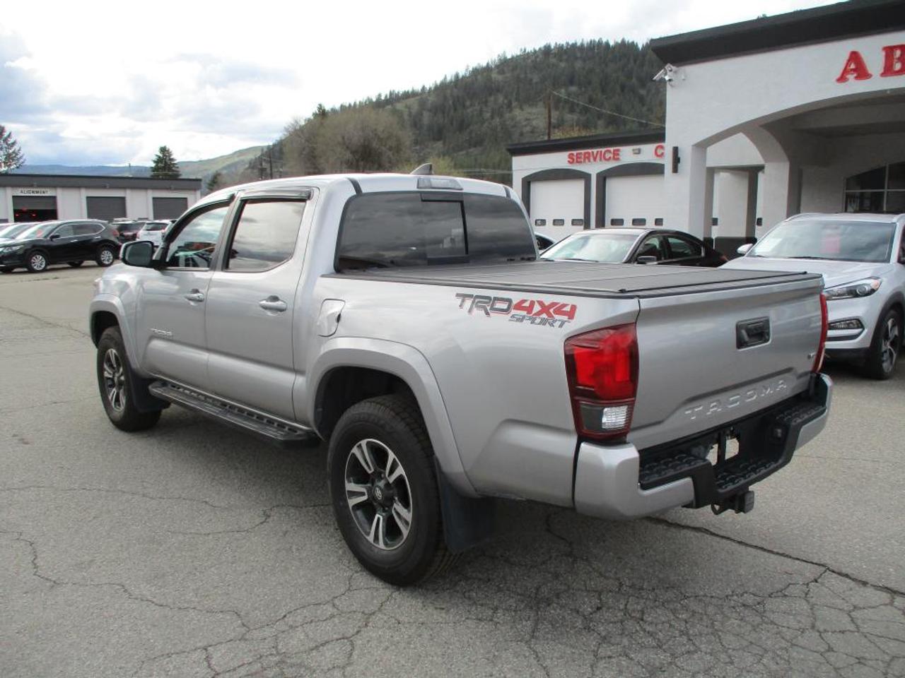 2018 Toyota Tacoma TRD SPORT 4X4 Photo