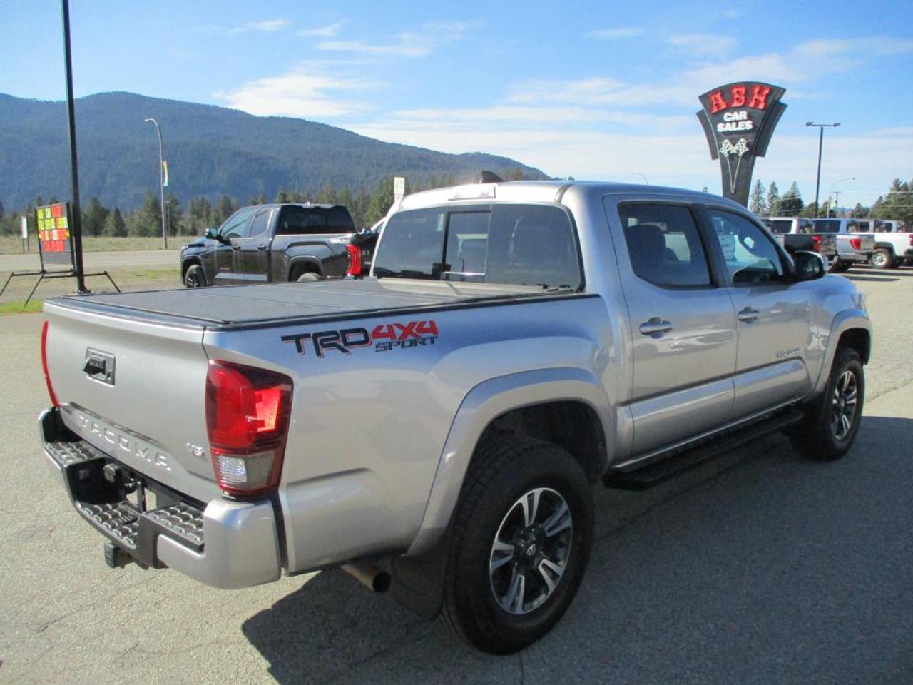 2018 Toyota Tacoma TRD SPORT 4X4 Photo
