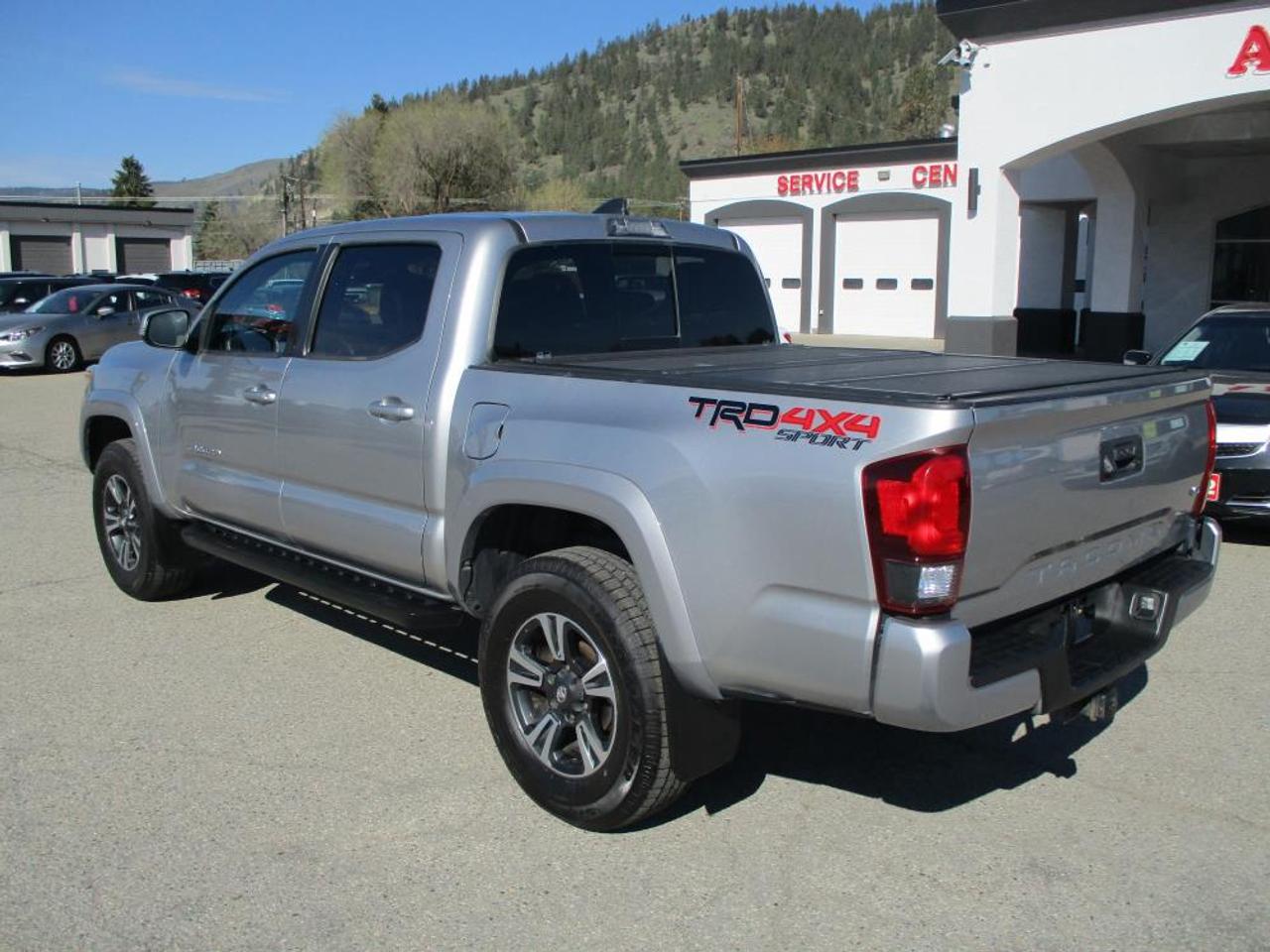 2018 Toyota Tacoma TRD SPORT 4X4 Photo