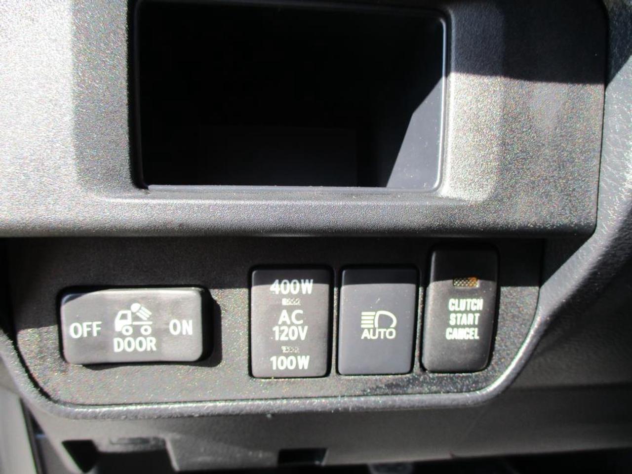 2018 Toyota Tacoma TRD SPORT 4X4 Photo