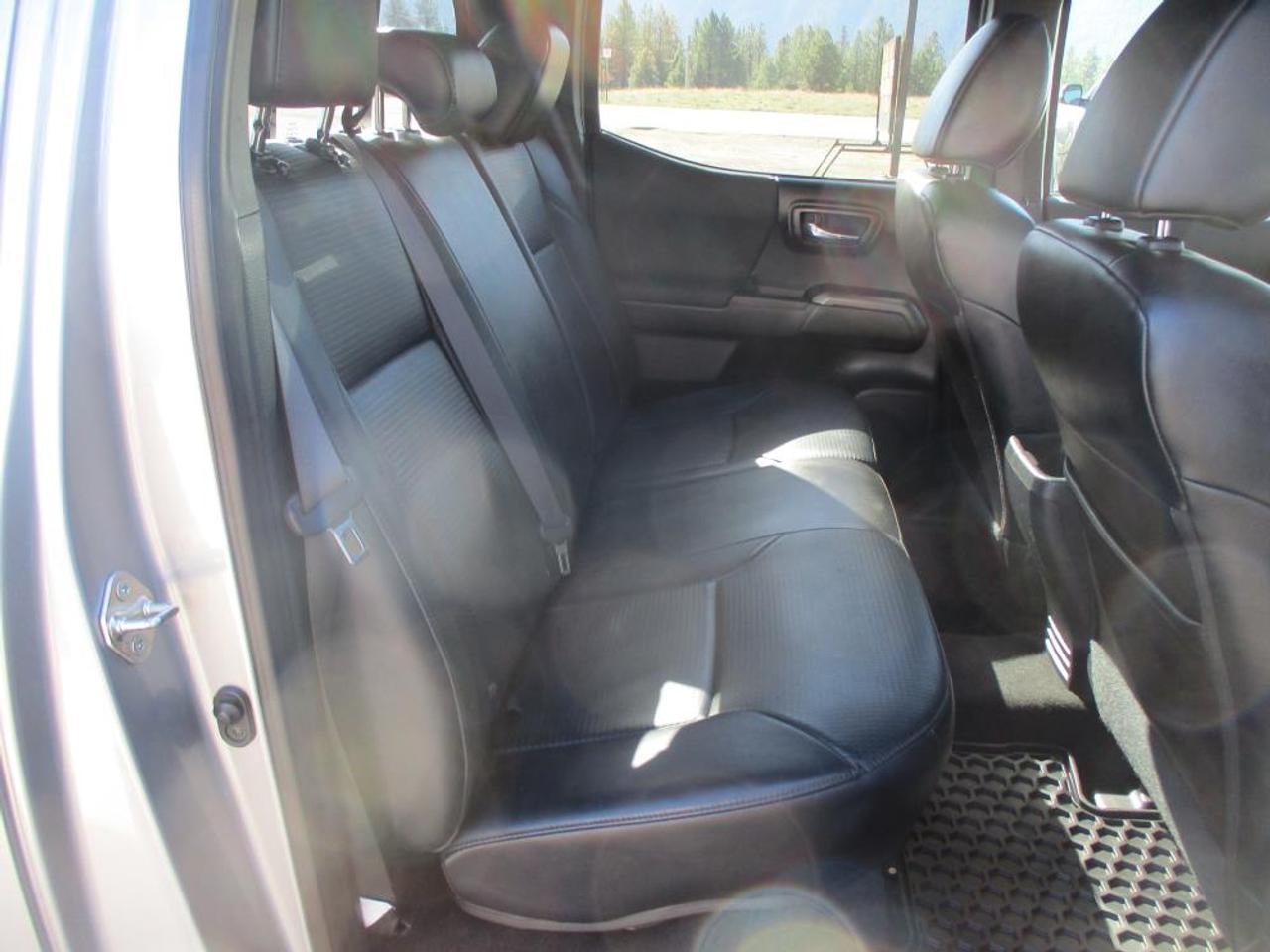 2018 Toyota Tacoma TRD SPORT 4X4 Photo