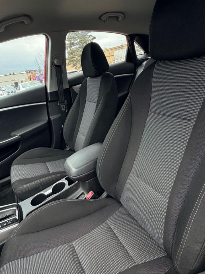 2014 Hyundai Elantra GT 5dr Hatchback Automatic GL Photo