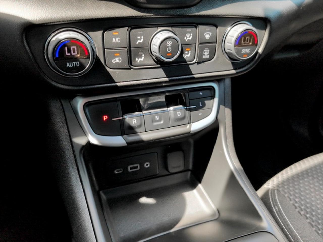 2022 GMC Terrain SLE  **CLEAN CARFAX** Photo