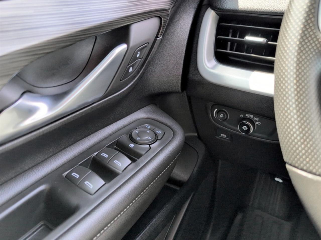 2022 GMC Terrain SLE  **CLEAN CARFAX** Photo