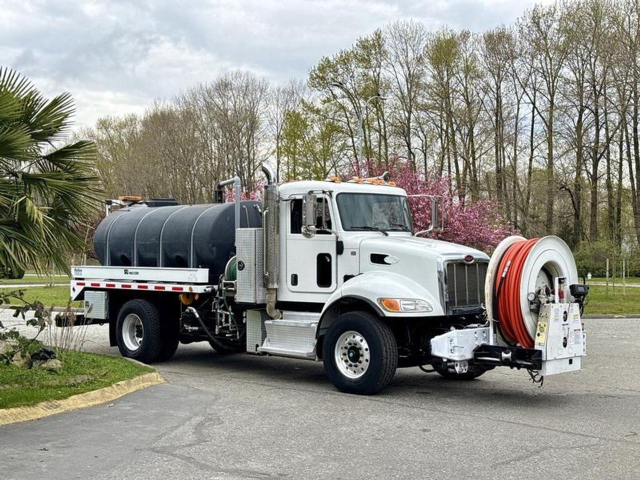 Used 2016 PETERBILT 348 Vac-Con Hydrostatic Hot Shot Sewer Cleaner for sale in Burnaby, BC