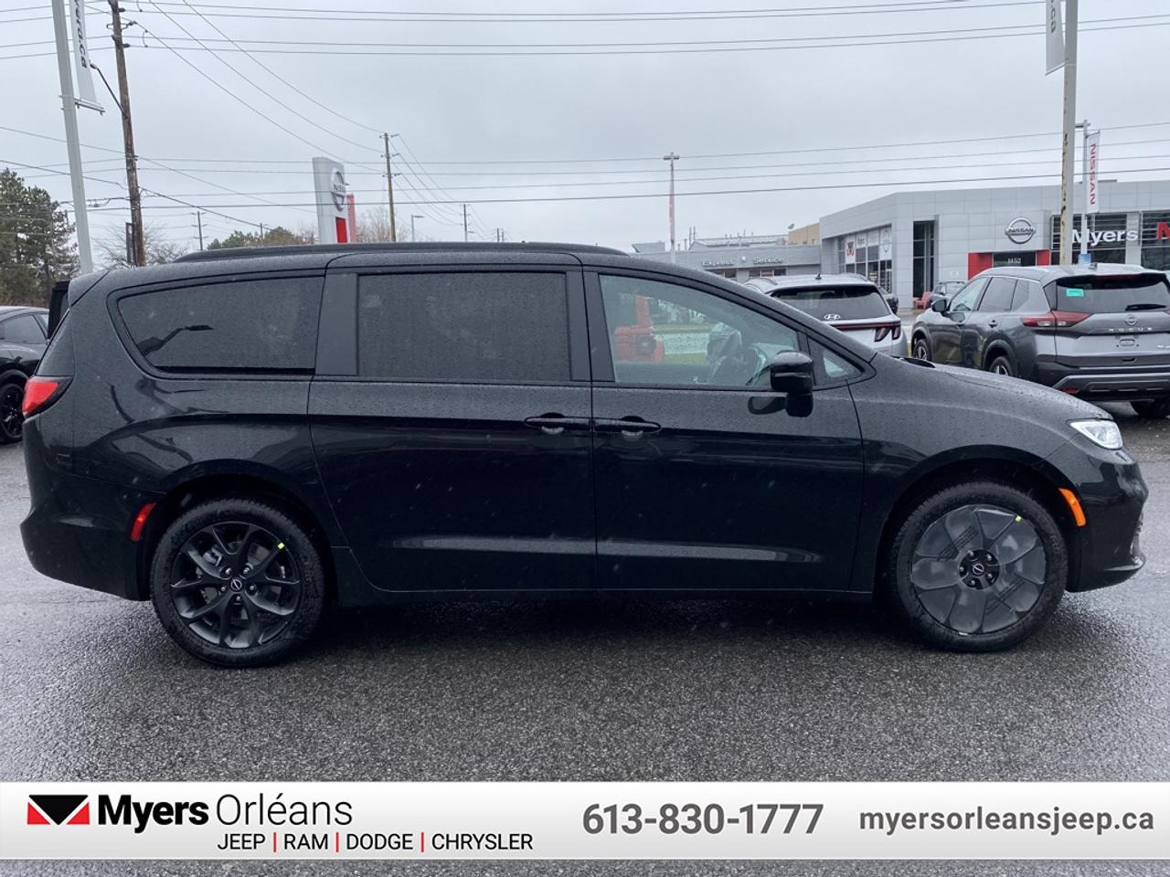 2026 Chrysler Pacifica Select AWD  - Sunroof - $180.63 /Wk Photo4