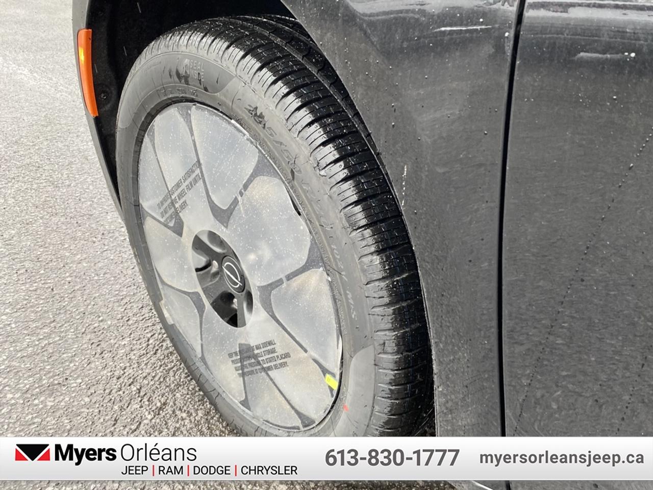 2026 Chrysler Pacifica Select AWD  - Sunroof - $180.63 /Wk Photo