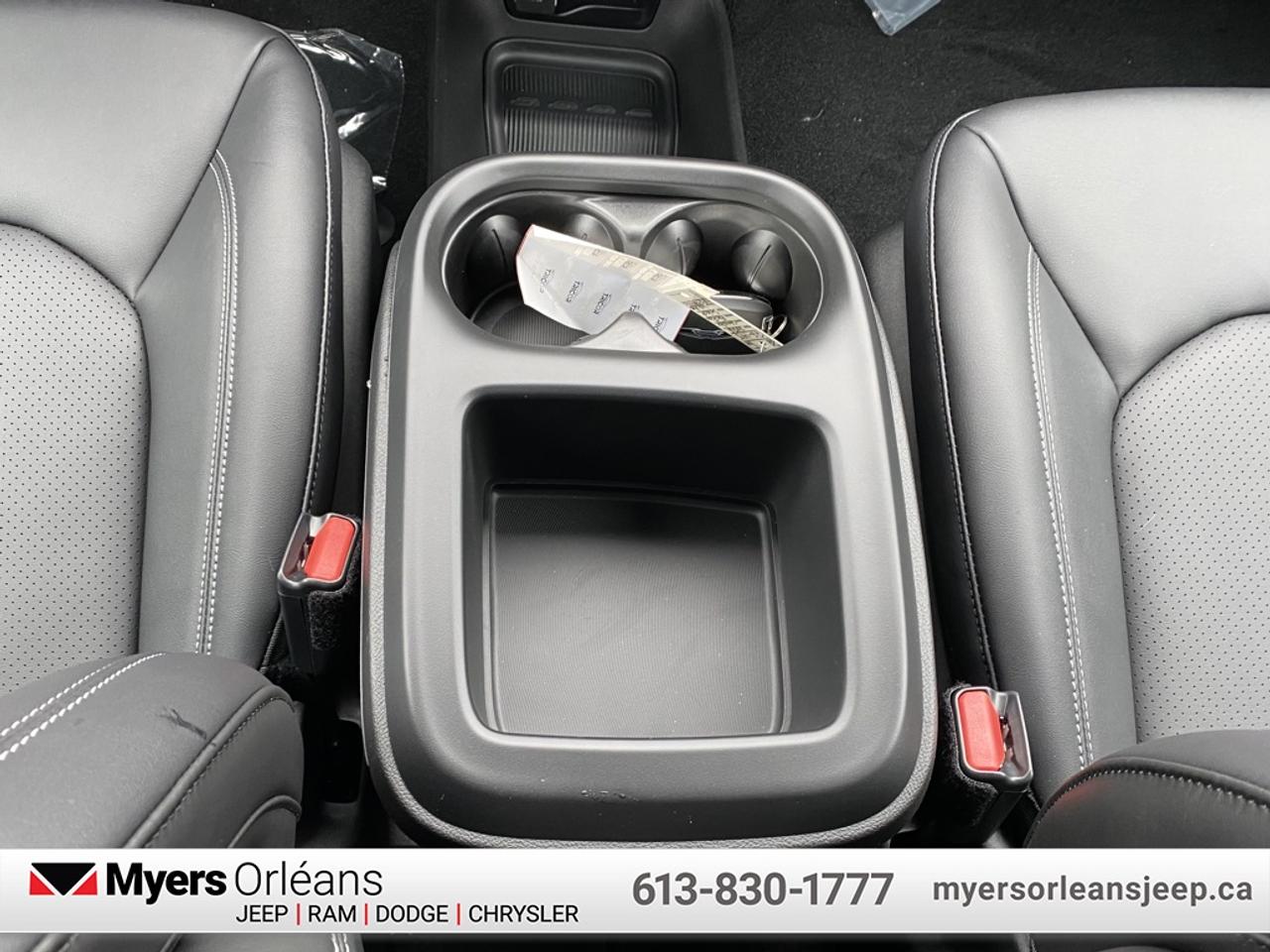 2026 Chrysler Pacifica Select AWD  - Sunroof - $180.63 /Wk Photo