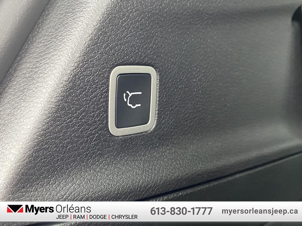 2026 Chrysler Pacifica Select AWD  - Sunroof - $180.63 /Wk Photo