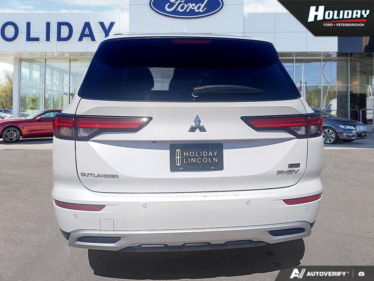 2023 Mitsubishi Outlander Phev SEL Photo
