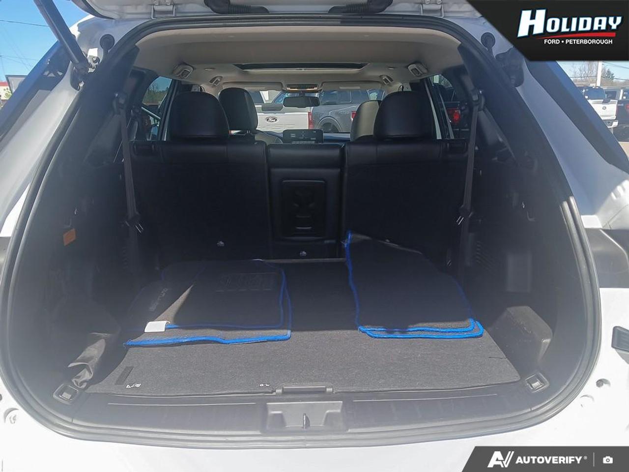2023 Mitsubishi Outlander Phev SEL Photo