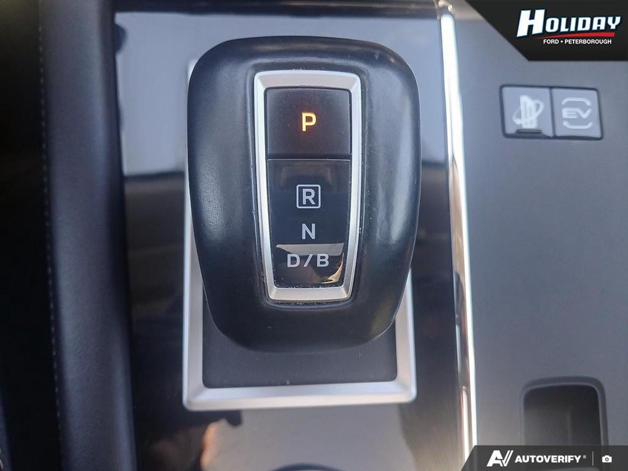 2023 Mitsubishi Outlander Phev SEL Photo