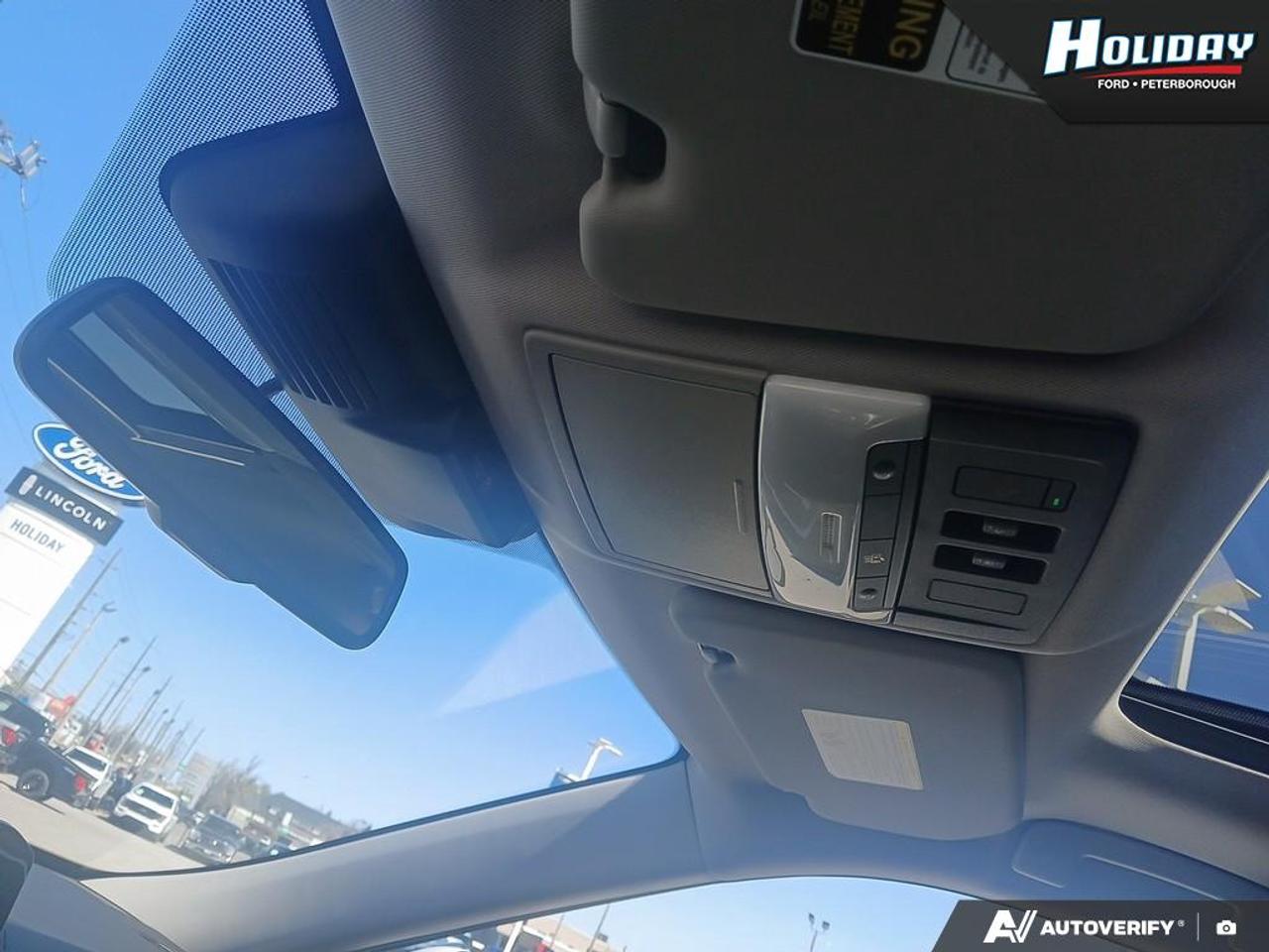 2023 Mitsubishi Outlander Phev SEL Photo